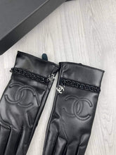 Load image into Gallery viewer, Glove