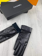 Load image into Gallery viewer, Glove