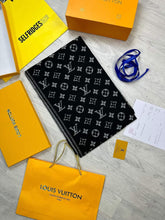 Load image into Gallery viewer, Scarf