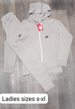 Load image into Gallery viewer, Ladies tracksuit