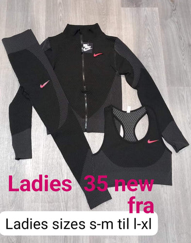 Ladies tracksuit