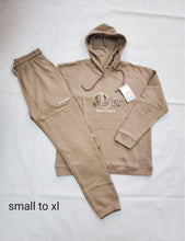 Load image into Gallery viewer, Ladies tracksuit