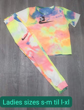 Load image into Gallery viewer, Tracksuit