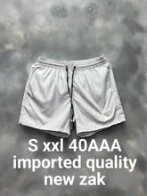 Load image into Gallery viewer, Short