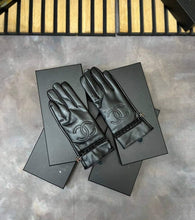 Load image into Gallery viewer, Glove