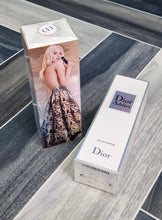 Load image into Gallery viewer, perfume