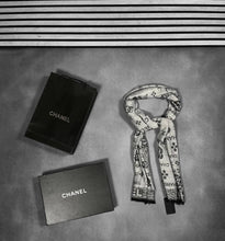 Load image into Gallery viewer, Scarf