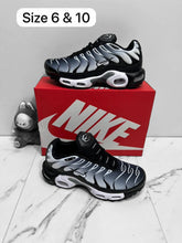 Load image into Gallery viewer, Shoes