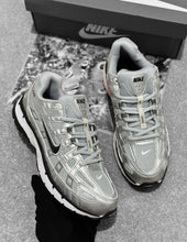 Load image into Gallery viewer, Shoes