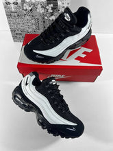Load image into Gallery viewer, Shoes