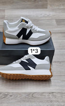 Load image into Gallery viewer, Shoes