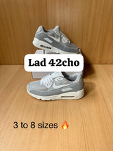Load image into Gallery viewer, Slipper
