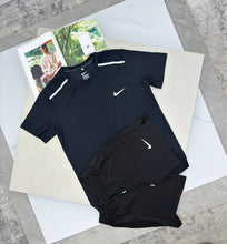 Load image into Gallery viewer, T-shirt