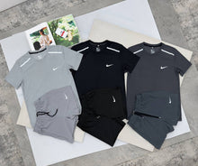Load image into Gallery viewer, T-shirt