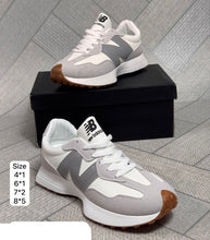 Load image into Gallery viewer, Shoes