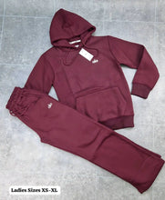 Load image into Gallery viewer, Tracksuit women