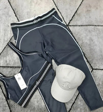 Load image into Gallery viewer, Tracksuit women