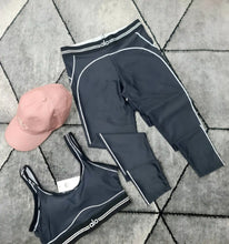Load image into Gallery viewer, Tracksuit women