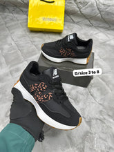 Load image into Gallery viewer, Shoes