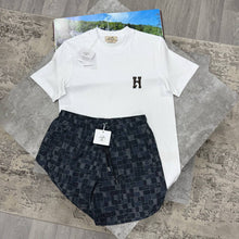 Load image into Gallery viewer, Tshirt