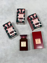 Load image into Gallery viewer, Perfume