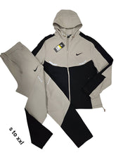 Load image into Gallery viewer, Tracksuit