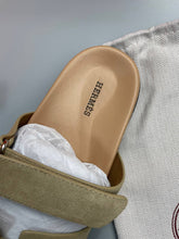 Load image into Gallery viewer, Slipper