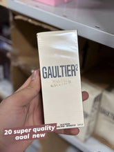 Load image into Gallery viewer, Perfume