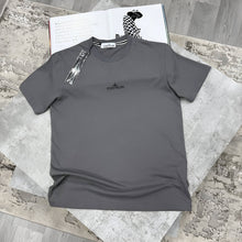 Load image into Gallery viewer, Tshirt