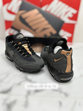 Load image into Gallery viewer, Shoes