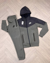 Load image into Gallery viewer, Tracksuit