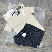 Load image into Gallery viewer, Tshirt