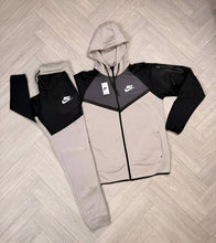 Load image into Gallery viewer, Tracksuit