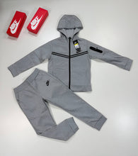 Load image into Gallery viewer, Tracksuit