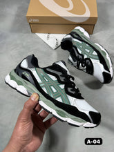Load image into Gallery viewer, Shoes