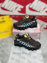 Load image into Gallery viewer, Shoes