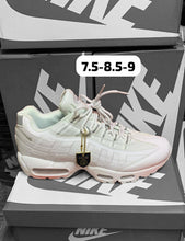 Load image into Gallery viewer, Shoes