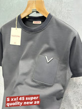 Load image into Gallery viewer, T-shirt