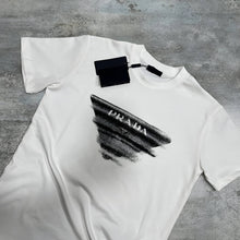 Load image into Gallery viewer, Tshirt