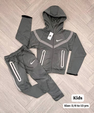 Load image into Gallery viewer, Tracksuit