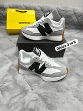 Load image into Gallery viewer, Shoes