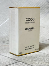 Load image into Gallery viewer, Perfume