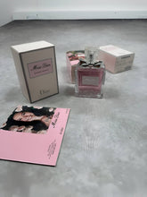 Load image into Gallery viewer, Perfume