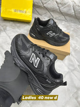 Load image into Gallery viewer, Shoes