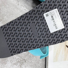 Load image into Gallery viewer, Slipper