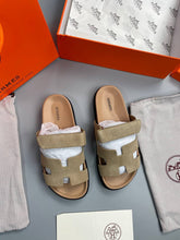 Load image into Gallery viewer, Slipper