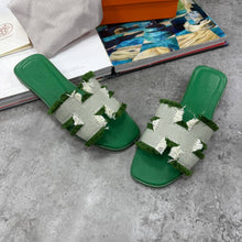 Load image into Gallery viewer, Slipper