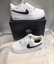 Load image into Gallery viewer, Shoes