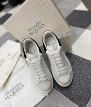 Load image into Gallery viewer, Shoes
