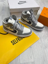 Load image into Gallery viewer, Shoes